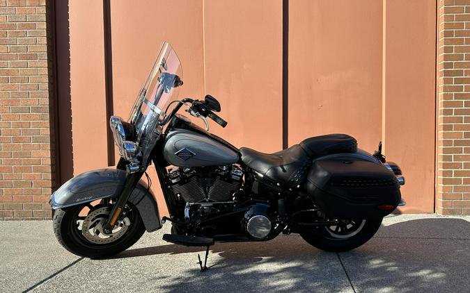 Harley-Davidson® Heritage Classic Dark Billiard Gray