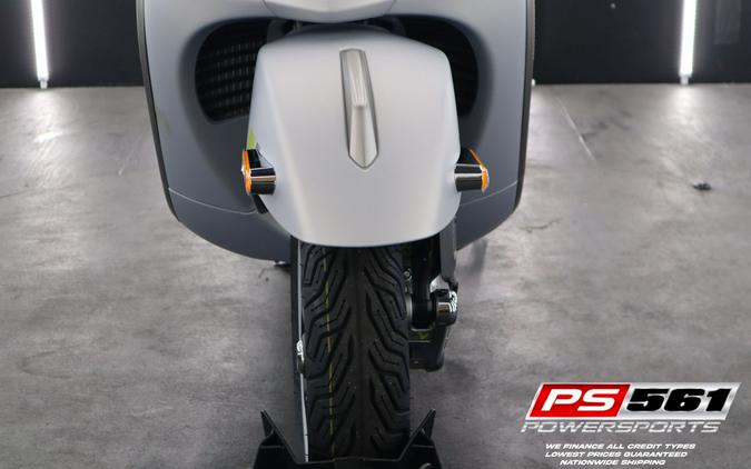 2024 Vespa GTS Super 300 Tech