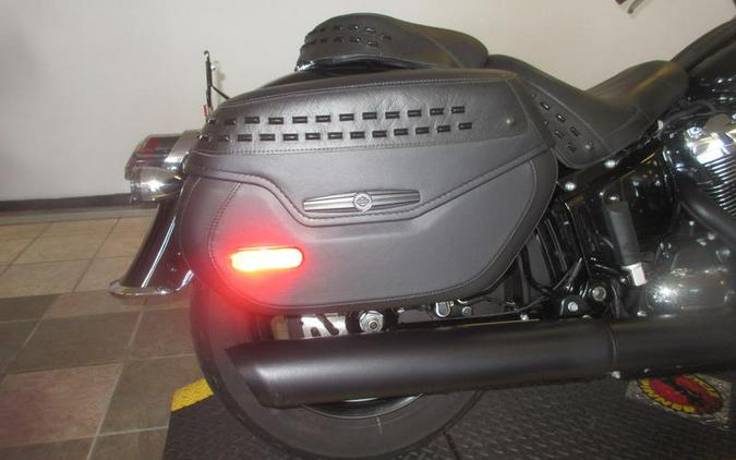 2025 Harley-Davidson® FLHC - Heritage Classic