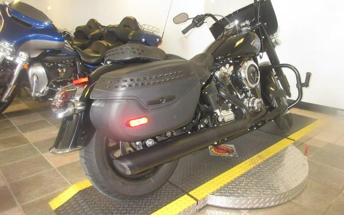 2025 Harley-Davidson® FLHC - Heritage Classic