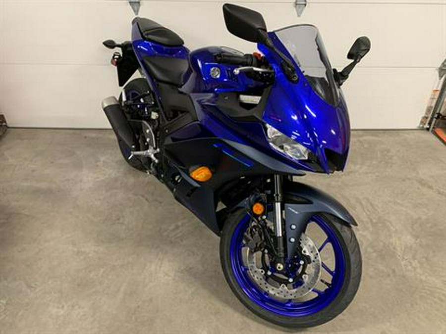 2023 Yamaha YZF-R3 ABS