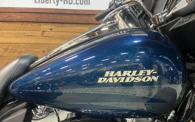 2016 Harley-Davidson® Tri Glide® Ultra Custom Colour Cosmic Blue Pearl FLHTCUT