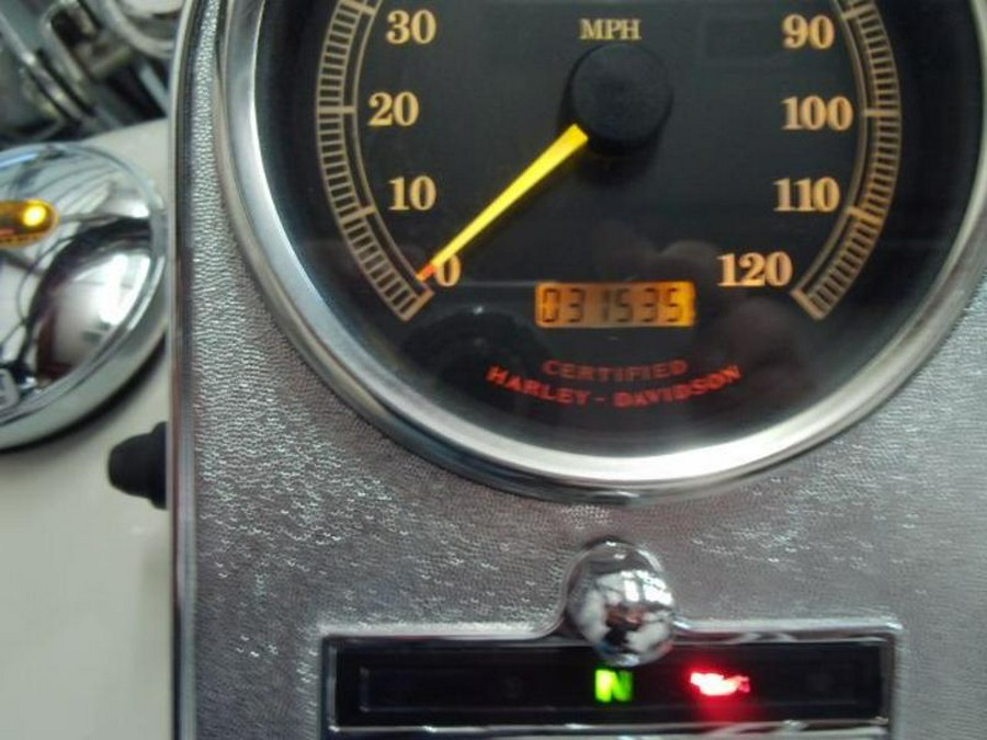 2003 Harley-Davidson® FLSTC - Heritage Softail® Classic