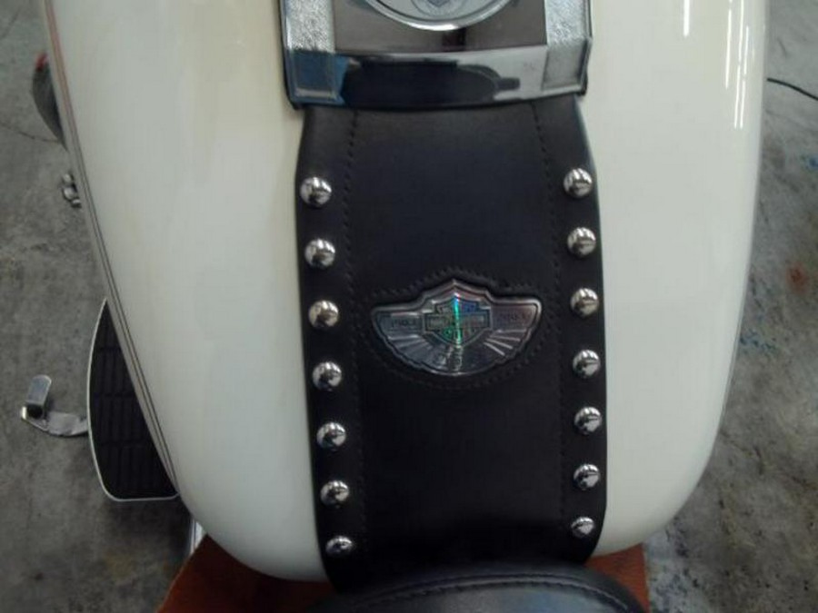 2003 Harley-Davidson® FLSTC - Heritage Softail® Classic