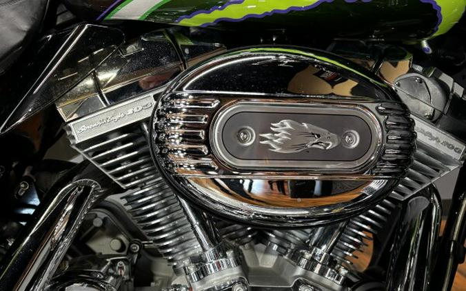 2006 Harley-Davidson® Screamin’ Eagle Ultra Classic Electra Glide EMERALD/GREEN W/PINSTRIPE