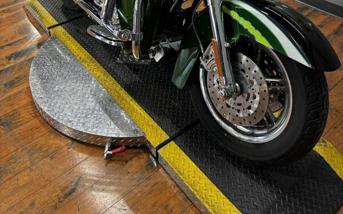 2006 Harley-Davidson® Screamin’ Eagle Ultra Classic Electra Glide EMERALD/GREEN W/PINSTRIPE