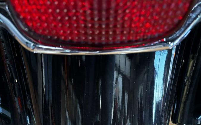 2006 Harley-Davidson® Screamin’ Eagle Ultra Classic Electra Glide EMERALD/GREEN W/PINSTRIPE