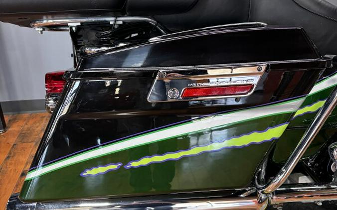 2006 Harley-Davidson® Screamin’ Eagle Ultra Classic Electra Glide EMERALD/GREEN W/PINSTRIPE