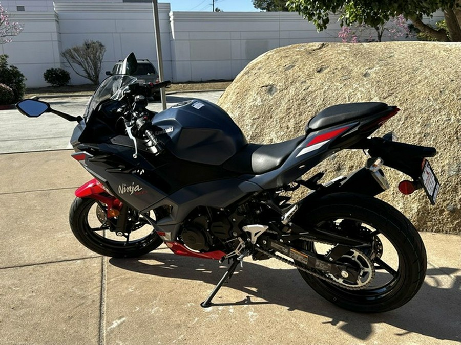 2026 Kawasaki Ninja 500 ABS Metallic Matte Twilight Blue