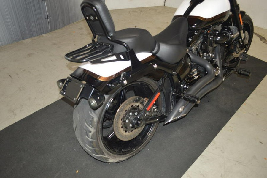 2016 Harley-Davidson® FXSE - CVO™ Pro Street Breakout®