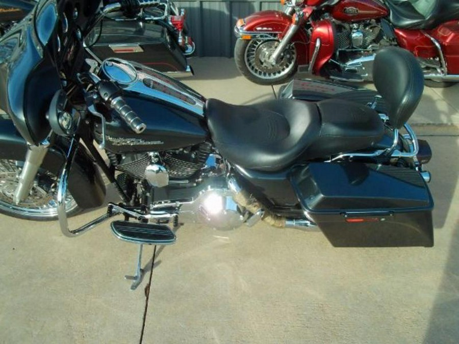 2006 Harley-Davidson® FLHXI STREET GLIDE