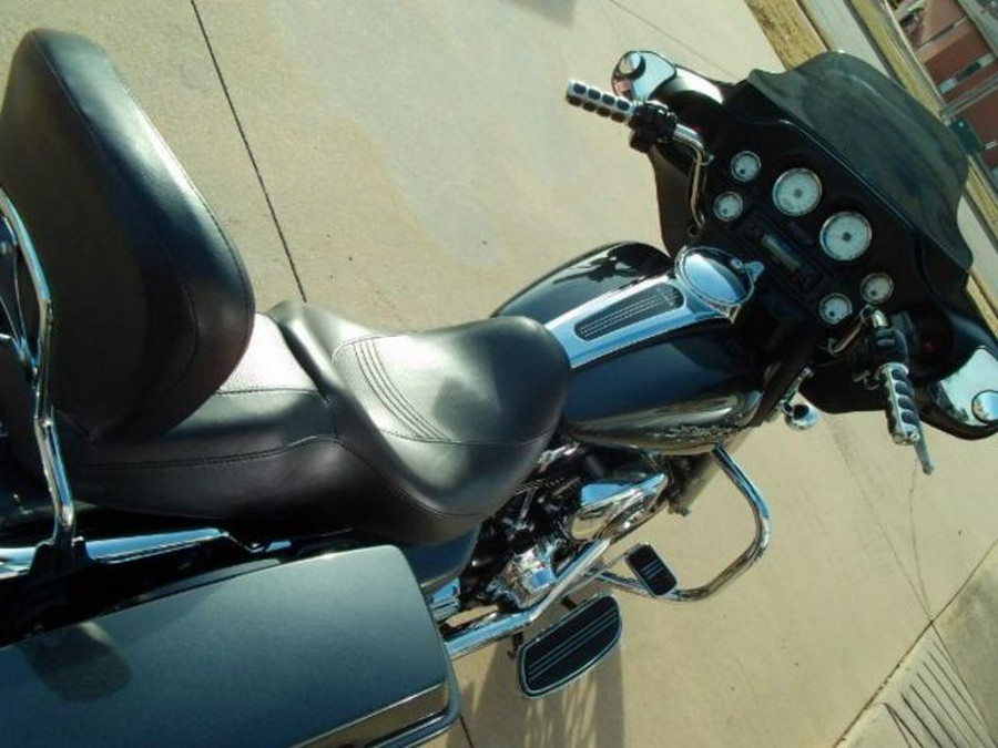 2006 Harley-Davidson® FLHXI STREET GLIDE