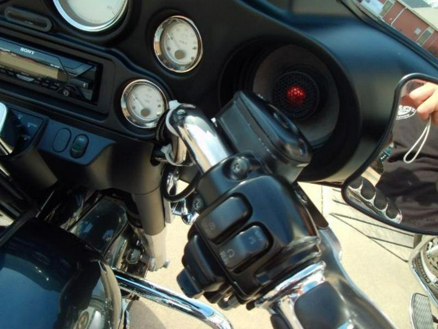 2006 Harley-Davidson® FLHXI STREET GLIDE