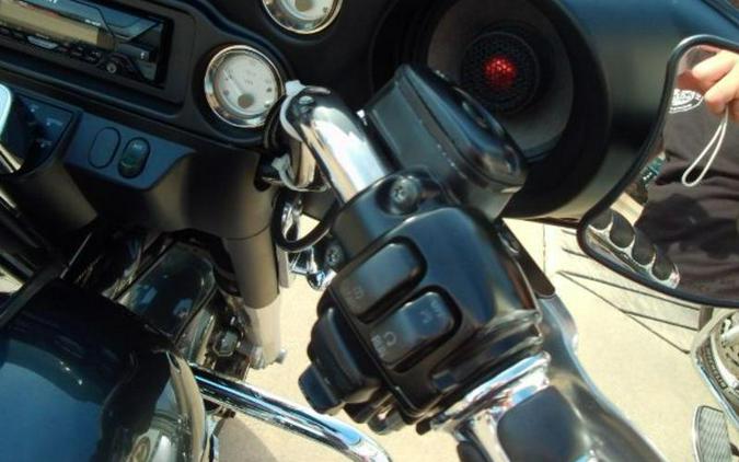 2006 Harley-Davidson® FLHXI STREET GLIDE