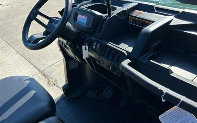 2025 Can-Am Defender MAX DPS HD7