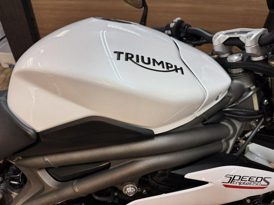 2019 Triumph Speed Triple RS Crystal White Metallic