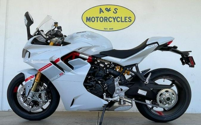 2024 Ducati Supersport 950 S White Stripe