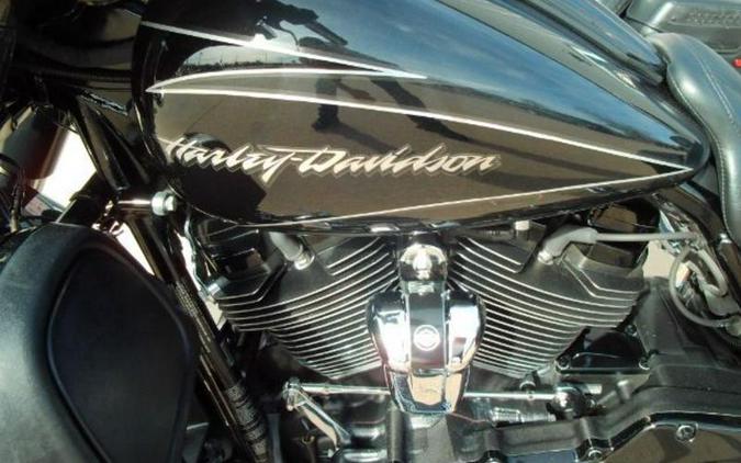 2017 Harley-Davidson® FLHXSE STREET GLIDE SPECIAL CV