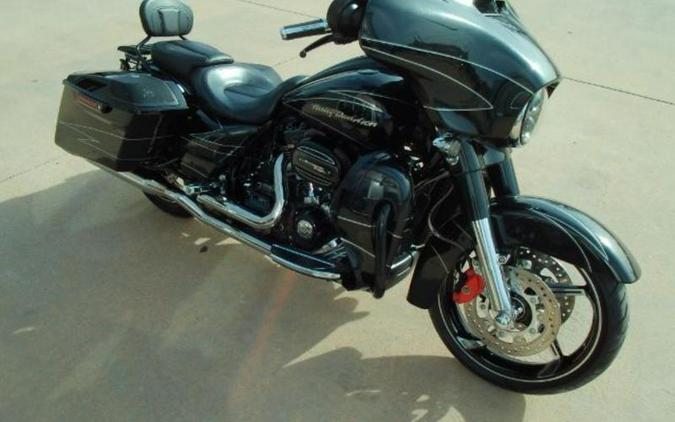 2017 Harley-Davidson® FLHXSE STREET GLIDE SPECIAL CV