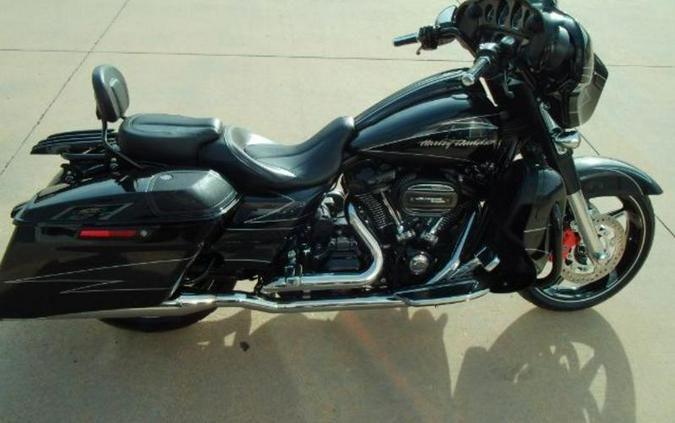 2017 Harley-Davidson® FLHXSE STREET GLIDE SPECIAL CV