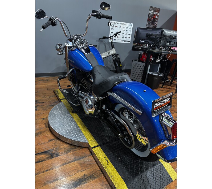 2018 Harley-Davidson® Deluxe ELECTRIC BLUE W/PINSTRIPE
