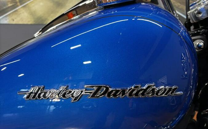 2018 Harley-Davidson® Deluxe ELECTRIC BLUE W/PINSTRIPE