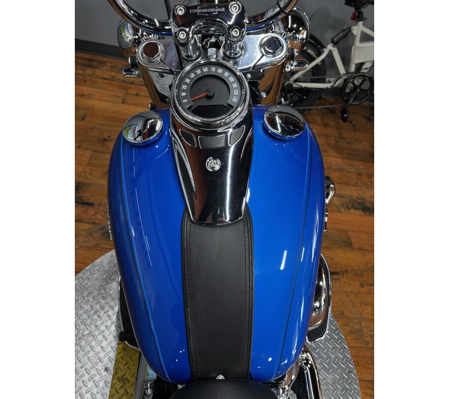 2018 Harley-Davidson® Deluxe ELECTRIC BLUE W/PINSTRIPE