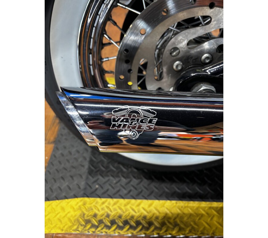 2018 Harley-Davidson® Deluxe ELECTRIC BLUE W/PINSTRIPE