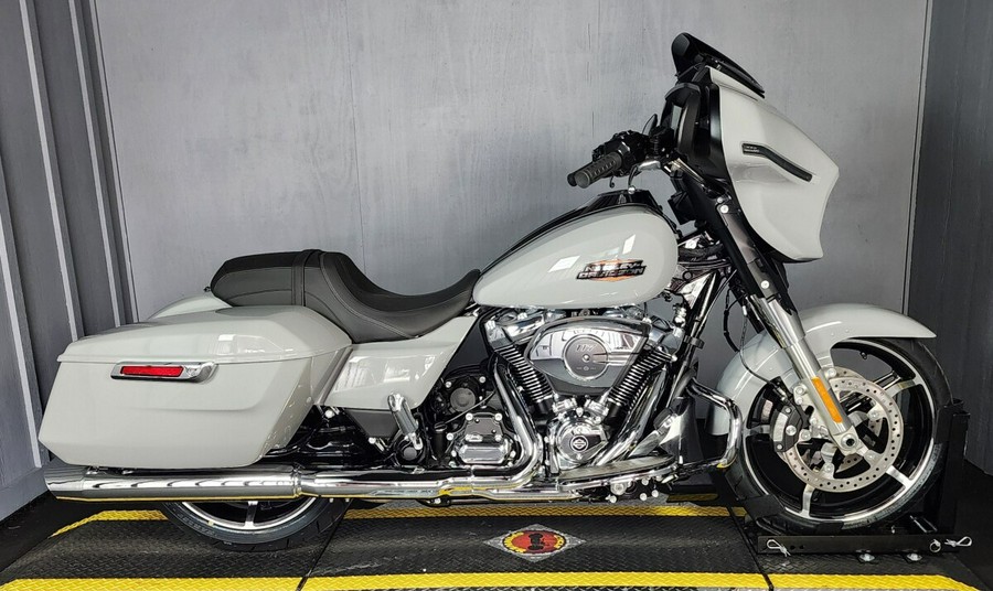 2024 Harley-Davidson Street Glide® FLHX BILLIARD GRAY