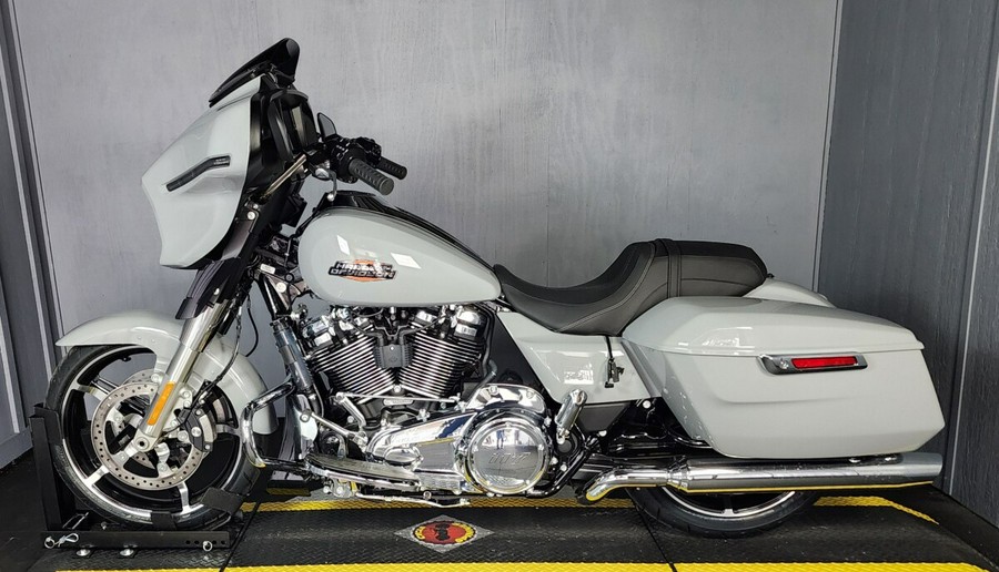 2024 Harley-Davidson Street Glide® FLHX BILLIARD GRAY