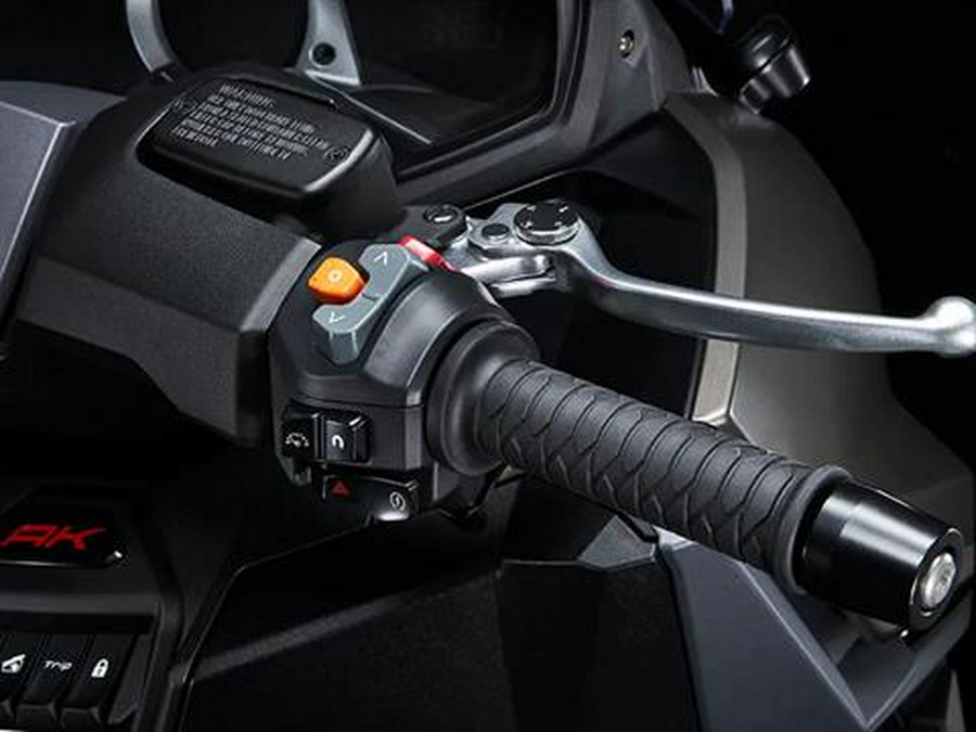 2026 Kymco AK 550i Premium