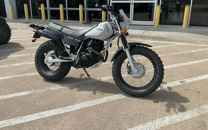 2027 Yamaha TW 200