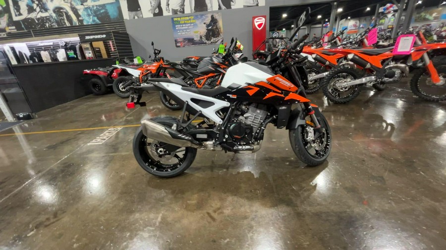 2027 KTM 990 DUKE