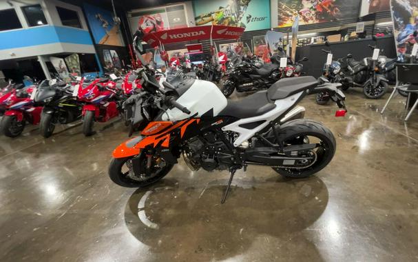 2027 KTM 990 DUKE