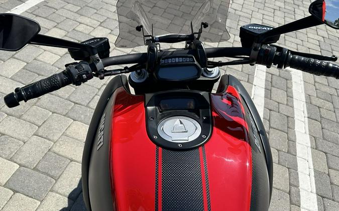 2015 Ducati Diavel Carbon