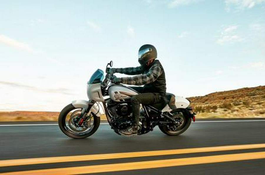 2025 Indian Motorcycle SPORT CHIEF, CASCADE GREEN METALLIC, 49S Base