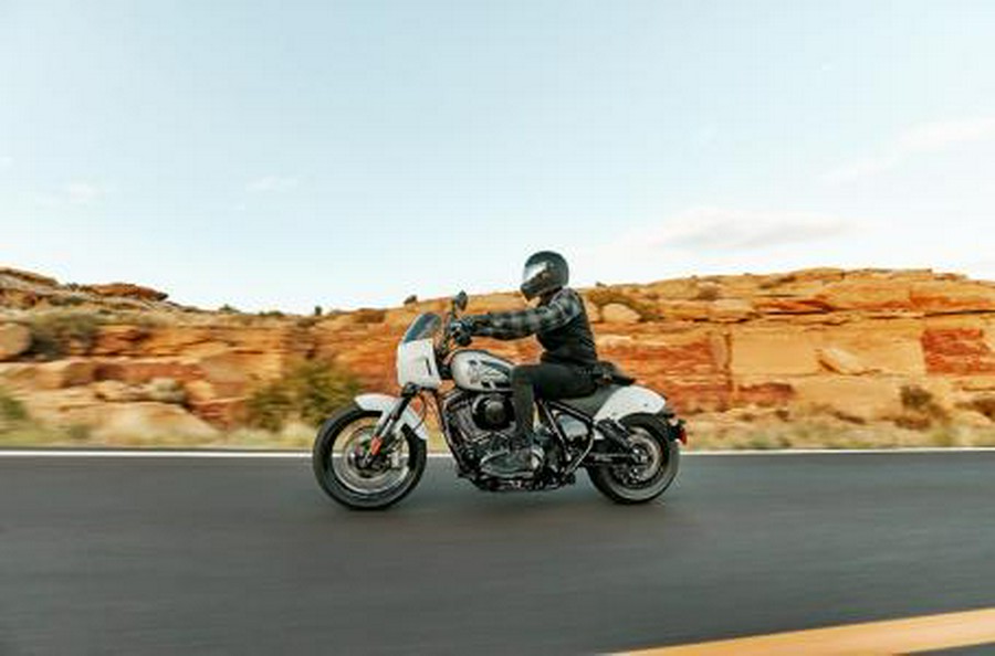 2025 Indian Motorcycle SPORT CHIEF, CASCADE GREEN METALLIC, 49S Base