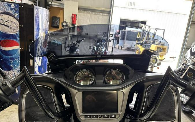 2020 Indian Motorcycle® Challenger Dark Horse White Smoke