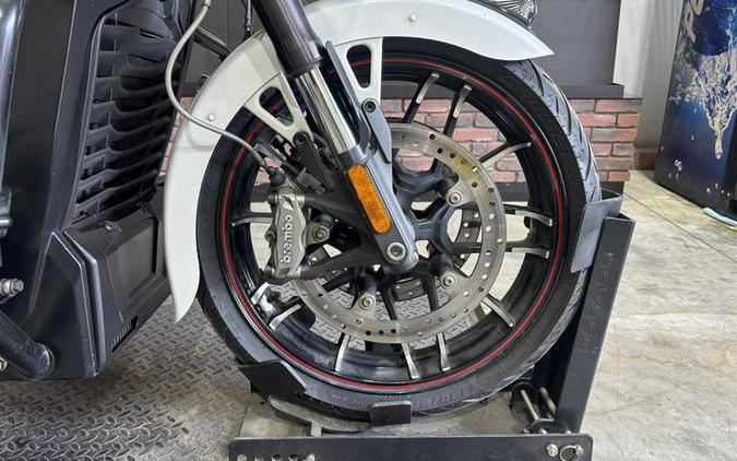 2020 Indian Motorcycle® Challenger Dark Horse White Smoke