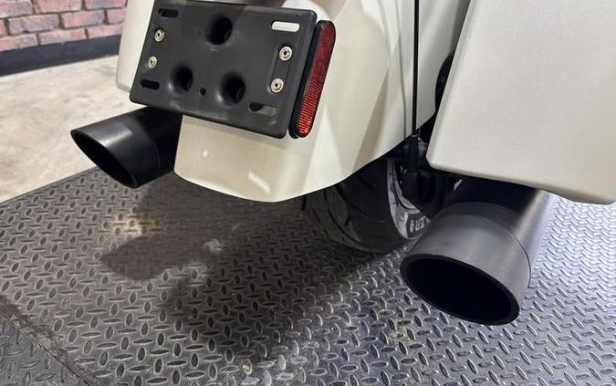 2020 Indian Motorcycle® Challenger Dark Horse White Smoke