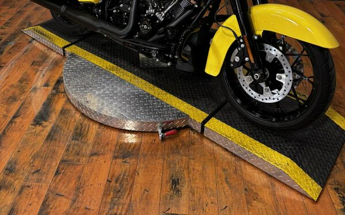 2023 Harley-Davidson® Road King® Special INDUSTRIAL YLW