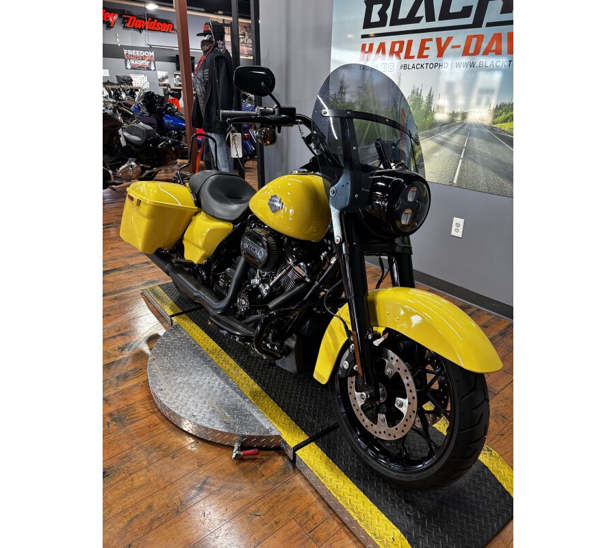 2023 Harley-Davidson® Road King® Special INDUSTRIAL YLW