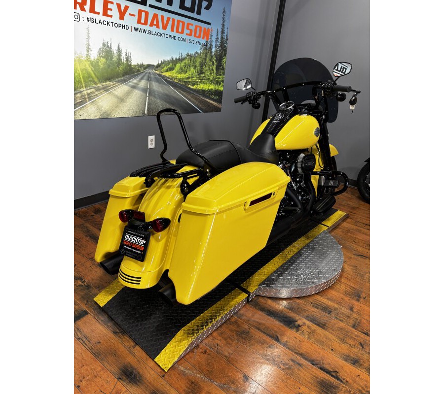 2023 Harley-Davidson® Road King® Special INDUSTRIAL YLW