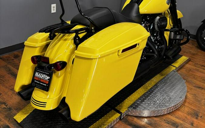 2023 Harley-Davidson® Road King® Special INDUSTRIAL YLW