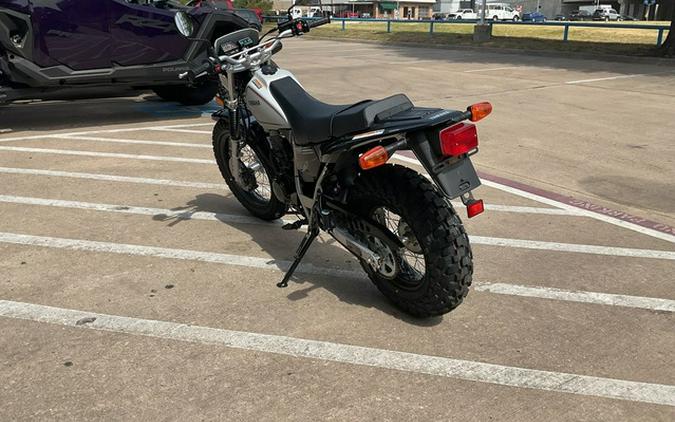 2027 Yamaha TW 200