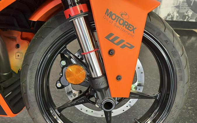 2023 KTM RC 390 Orange