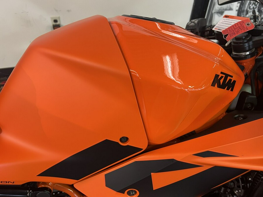 2023 KTM RC 390 Orange