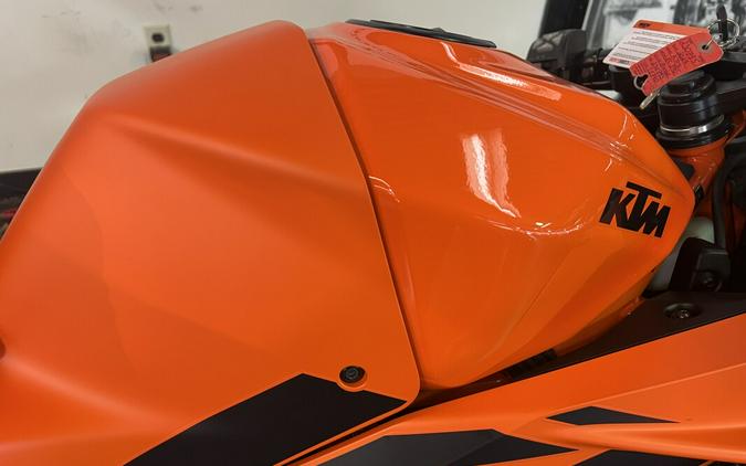 2023 KTM RC 390 Orange