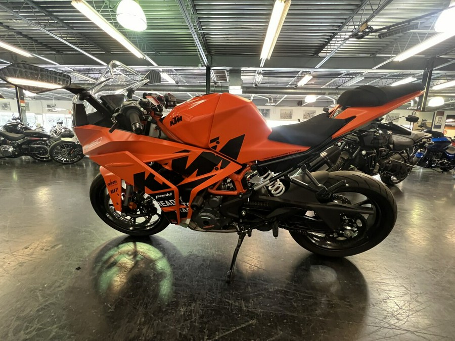 2023 KTM RC 390 Orange