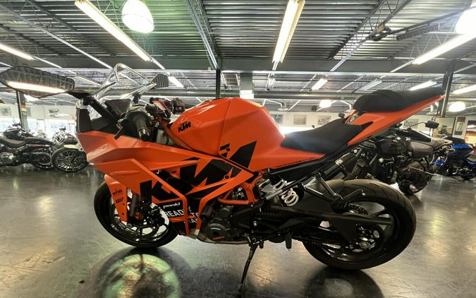 2023 KTM RC 390 Orange